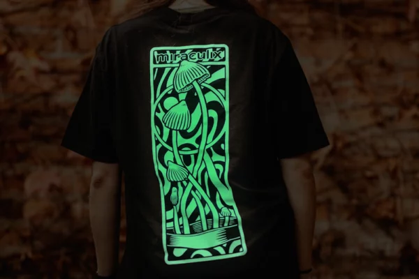 GLOW IN THE DARK – SEMILANCEATA ORGANIC SHIRT - miraculix - EU Webshop